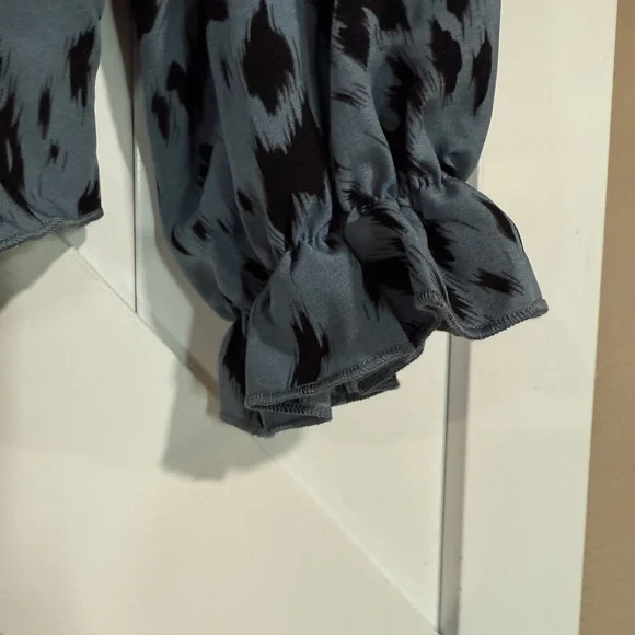 SHEIN Blue and Black Patterned Blouse - Picture 3 of 4